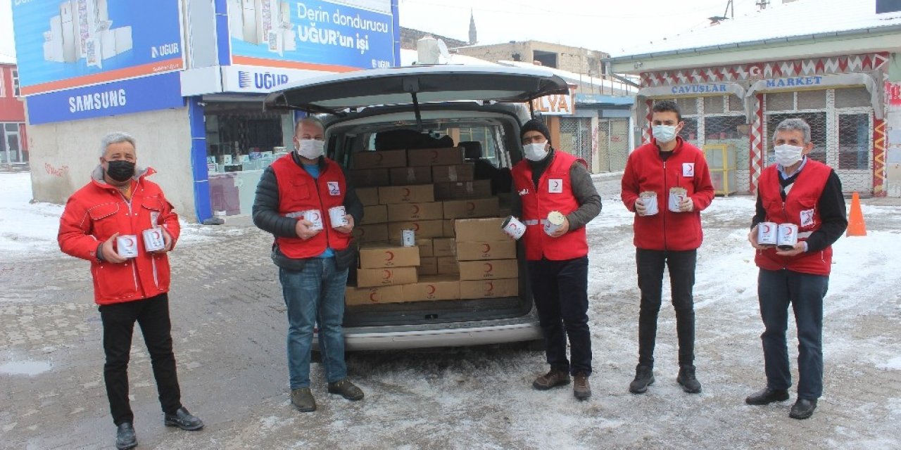 Kızılay’dan Tomarzalı 300 aileye konserve et dağıtımı