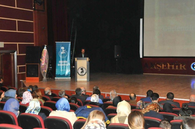 Akşehir Belediyesi’nden aile eğitim semineri