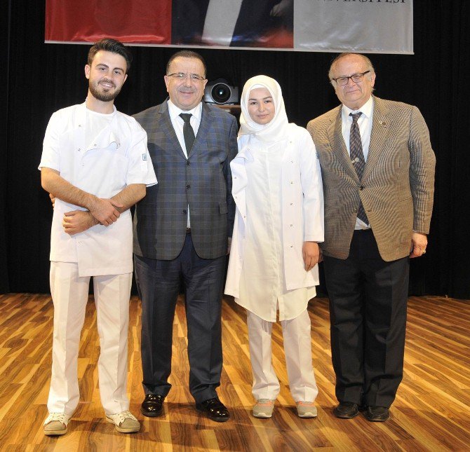 SÜ’de genç diş hekimleri mesleğe ilk adımlarını attı