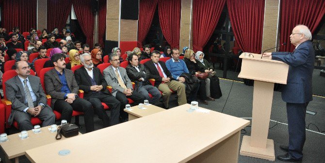 Konya’da, “Şehir Konferansları” devam ediyor