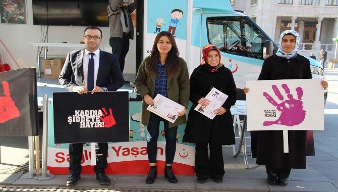 Aksaray’da Sağlık Çalışanları "kadına şiddete" dikkat çekti