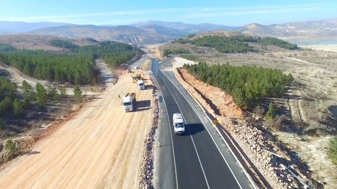 Beyşehir-Konya Karayolu duble yol çalışmaları havadan görüntülendi