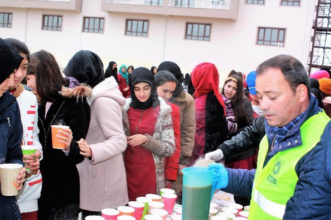 Ereğli Belediyesi öğrencilerin içini ısıttı