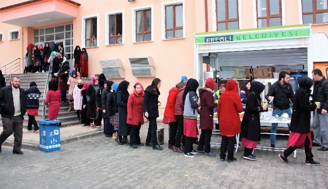 Ereğli Belediyesi öğrencilerin içini ısıttı