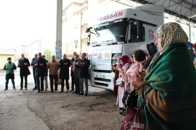 Aksaray’dan Halep’e yardım TIR’ı gönderildi