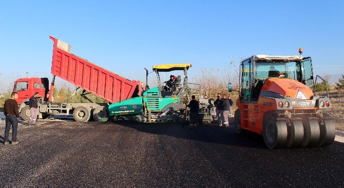 Konya Büyükşehir Belediyesi NEÜ Ereğli Eğitim Fakültesini asfaltladı