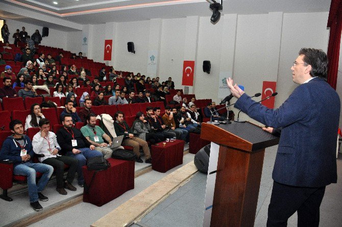 NEÜ’de Devfest Etkinlikleri’nin 4’ncüsü gerçekleştirildi