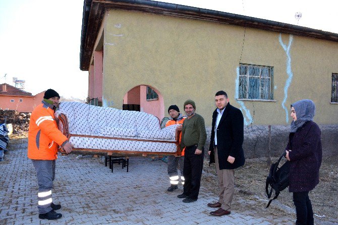 Savaştan kaçarak Aksaray’a gelen Halepli aileye belediye yardım eli uzattı