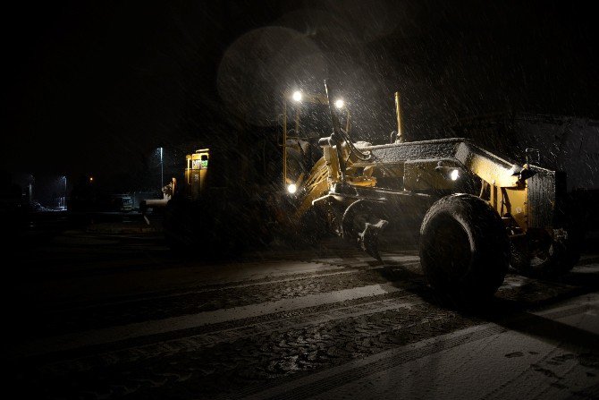 Meram Belediyesi gece kar alarmında