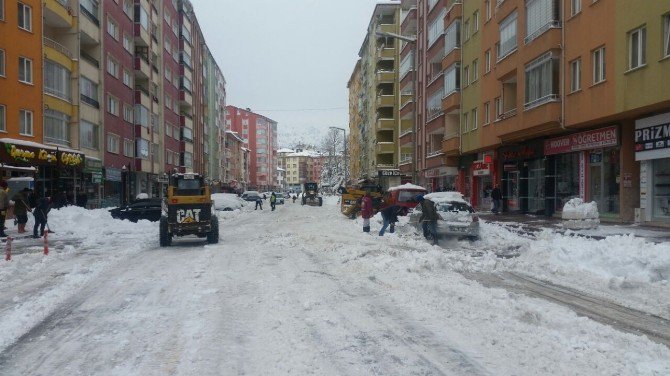 Başkan Tutal, karla mücadele çalışmalarına katıldı