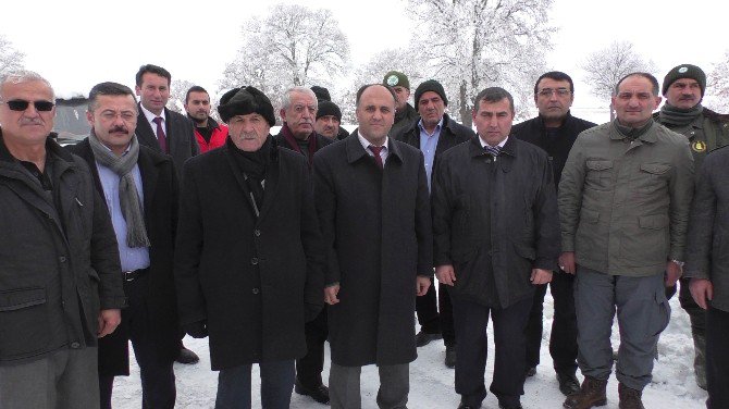 Beyşehir’de vahşi hayvanlar için doğaya yiyecek bırakıldı