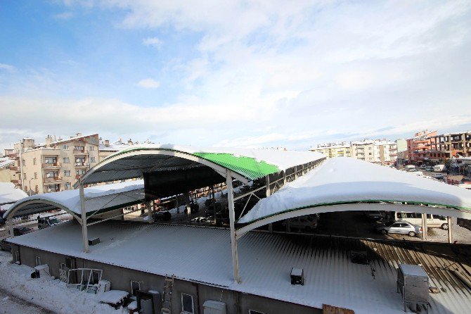 Beyşehir’de kapalı pazar yeri güvenlik gerekçesiyle kapatıldı