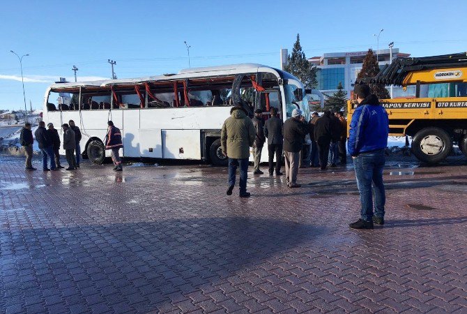 Konya’da öğrenci servisi devrildi: 2 ölü, 42 yaralı