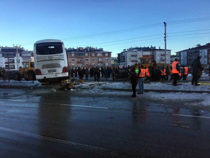 Konya’da öğrencileri taşıyan otobüs devrildi: 3 ölü, 40 yaralı