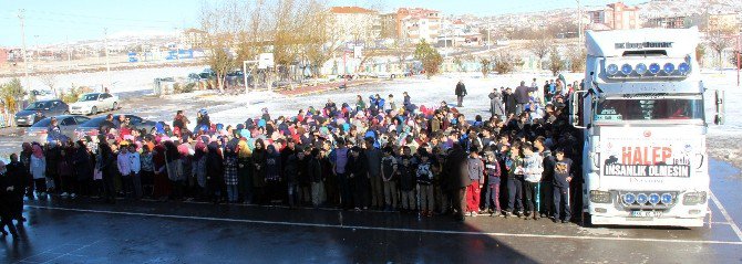 Aksaray’da ortaokul öğrencilerinden Halep’e un yardımı