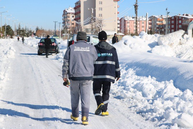 Beyşehir kent merkezi karanlıktan kurtuldu