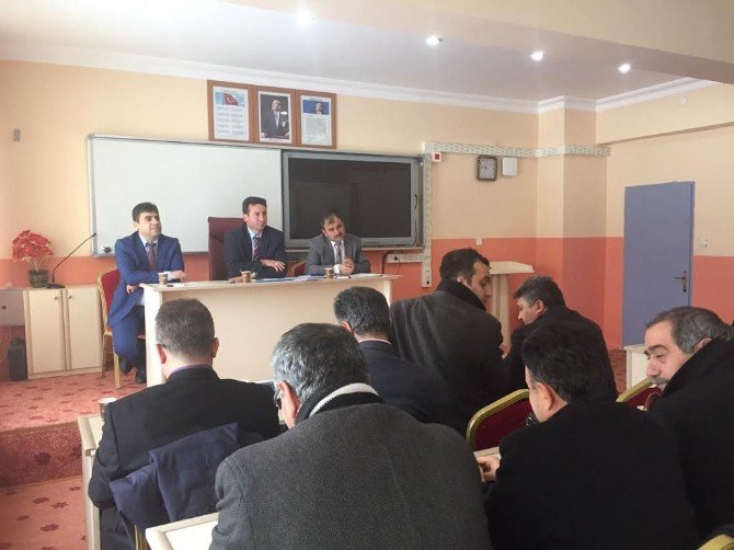 Beyşehir’de okul yöneticilerine değerlendirme toplantısı yapıldı