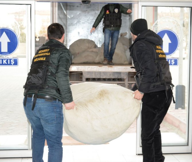 Aksaray’da 1 ton 180 kilo esrar yakılarak imha edildi