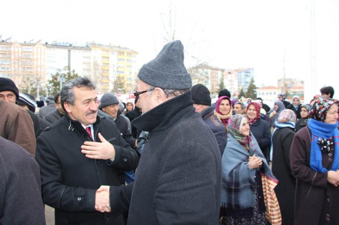 Başkan Tutal, umre yolcularını uğurladı