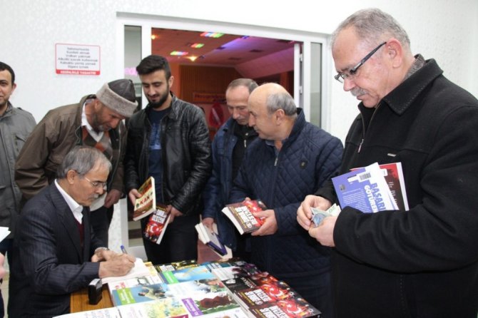 Yazar Ali Erkan Kavaklı, Seydişehir’de okurlarıyla buluştu