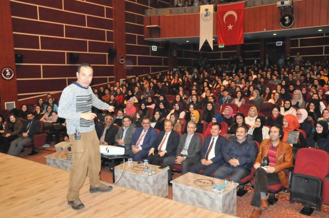 Akşehir’de YGS’ye girecek öğrencilere motivasyon semineri