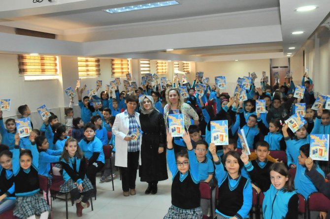 Yazar Şenkaya Akşehir’de öğrencilerle buluştu