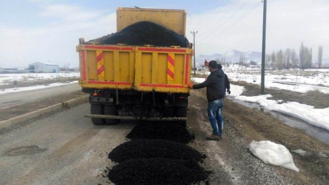 Seydişehir’de tahrip olan yollar onarılıyor