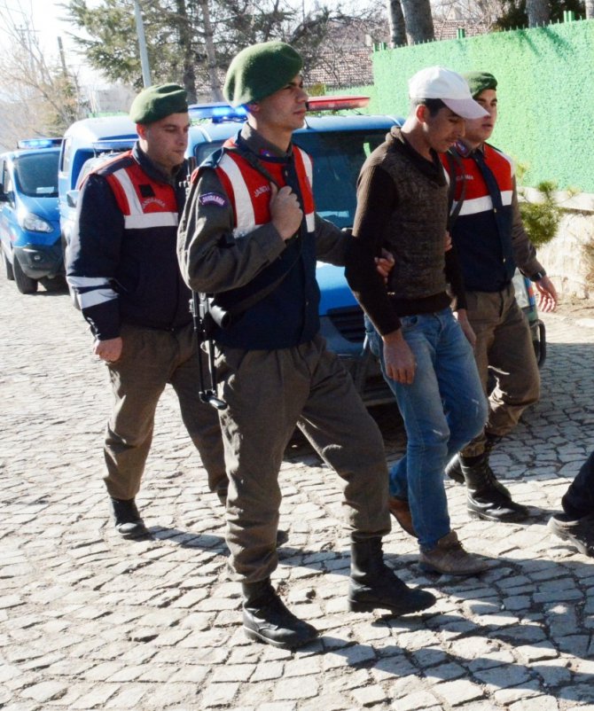 Aksaray’da define avcısı 6 kişi kaçak kazı yaparken yakalandı