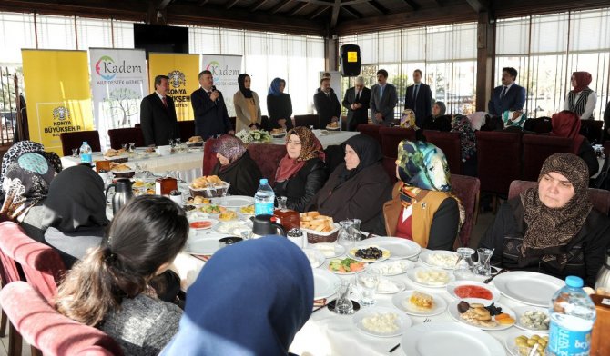 Akyürek: “Kadına ve aileye hak ettiği değeri verelim”