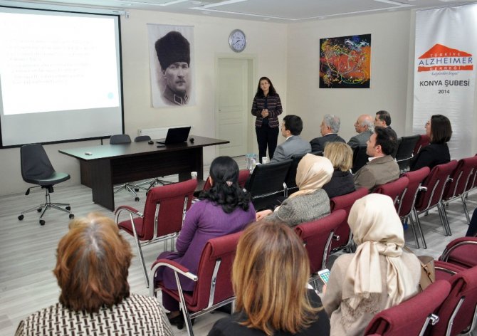 Rektör Şeker, Alzeimer Merkezinde incelemelerde bulundu