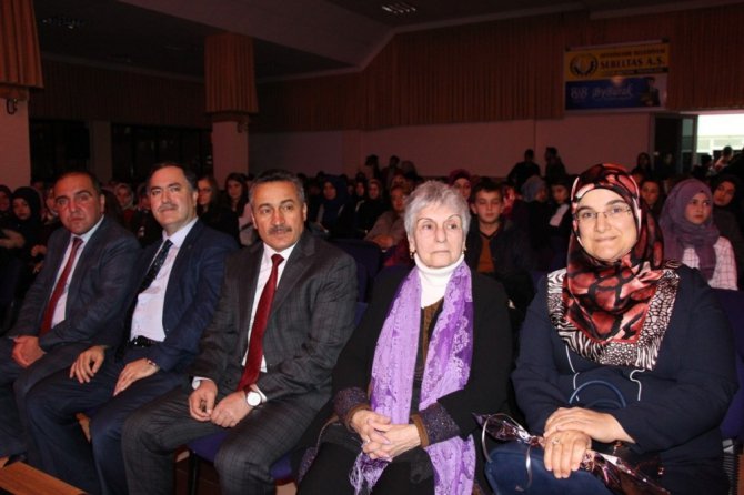 Selma Argon dedesi M. Akif Ersoy’u anlattı