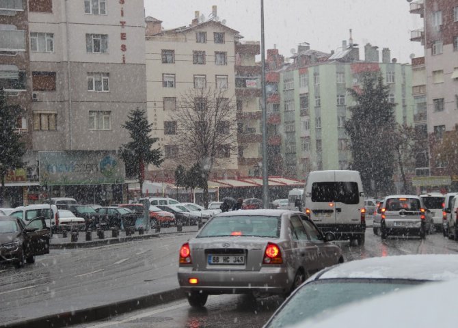 Konya’da mart ayında kar sürprizi