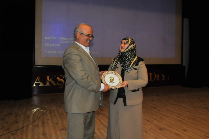 Akşehir Belediyesi’nden aile eğitim semineri