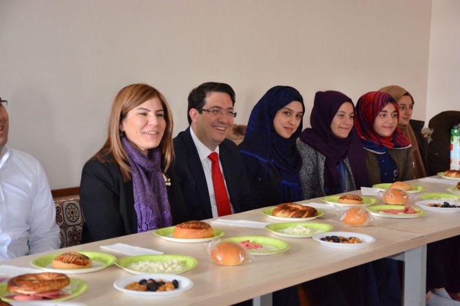 AK Parti Grup Başkan Vekili İnceöz ve Başkan Yazgı gençlerle buluştu