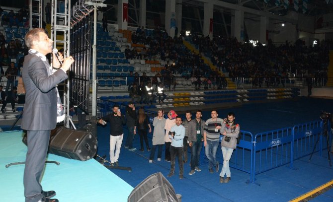 Mustafa Yıldızdoğan Aksaray’da konser verdi