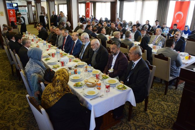 Aksaray’da protokol üyeleri şehit yakınlarıyla buluştu