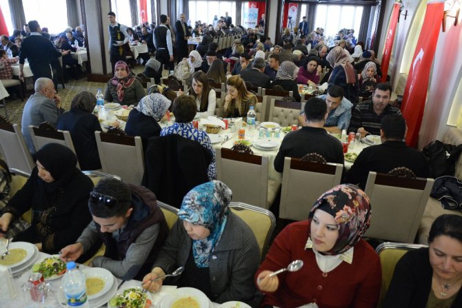 Aksaray’da protokol üyeleri şehit yakınlarıyla buluştu