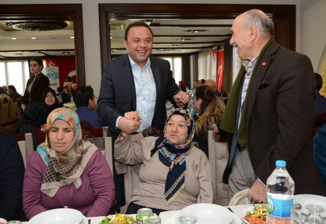 Aksaray’da protokol üyeleri şehit yakınlarıyla buluştu