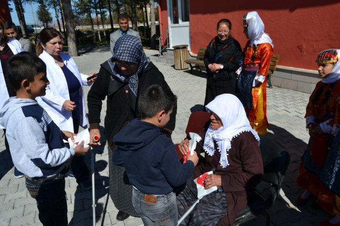 Kulu’da Dünya Yaşlılar Gününde yaşlılar ziyaret edildi