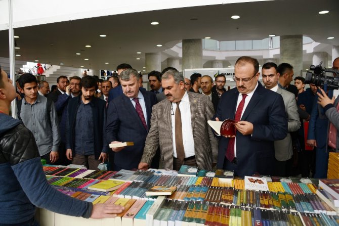 Konya Kitap Günleri yoğun bir katılımla açıldı