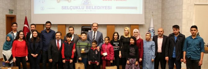 Başkan Altay, kitapseverleri ödüllendirdi