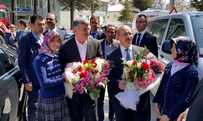 Sorgun ve Akyürek, Taşkent ve Hadim ilçesinde vatandaşlarla buluştu