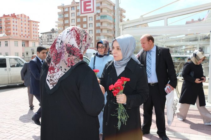 AK Parti’li Leyla Şahin Usta: “Lütfen sandığa gitmeyi ihmal etmeyelim