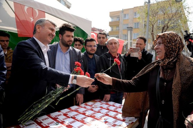 Başkan Akyürek, ‘EVET’ çadırlarını ziyaret etti