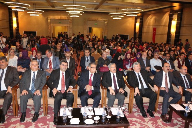 Konya’da Anadolu Mektebi Yazar Okumaları Projesi paneli başladı