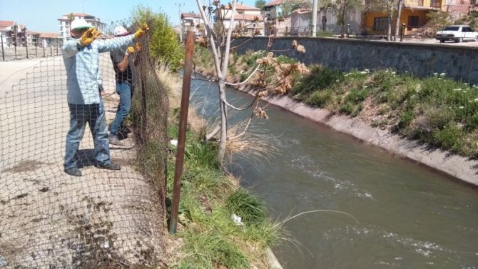 Aksaray’da sulama kanalı telleri yenileniyor