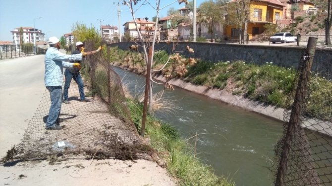 Aksaray’da sulama kanalı telleri yenileniyor