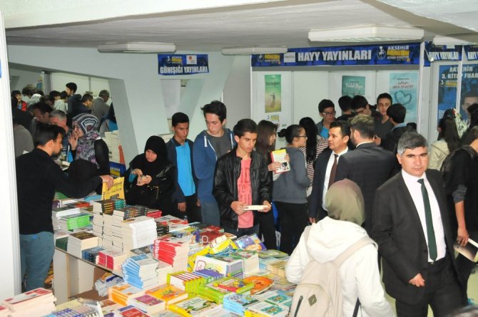 Akşehir 3. Kitap Fuarı açıldı