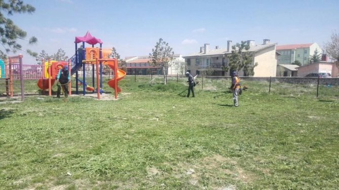 Beyşehir’deki park ve bahçelerde mesai hız kazandı