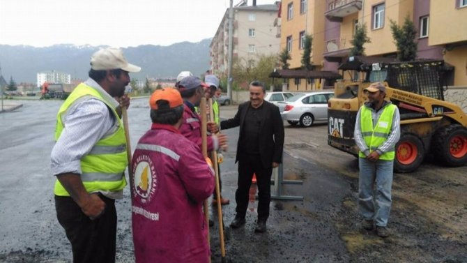 Başkan Tutal’dan 1 Mayıs’ta baklavalı kutlama